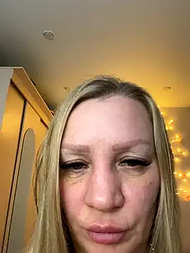 Snapshot of Bellissa_ chatting on October 30, 2025, 2:25 pm Bellissa  online show from October 30, 2025, 2:25 pm