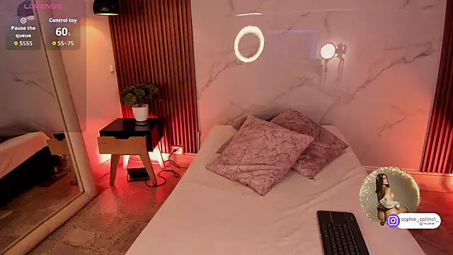 SophieCollins 1 online show from November 21, 2025, 12:26 pm