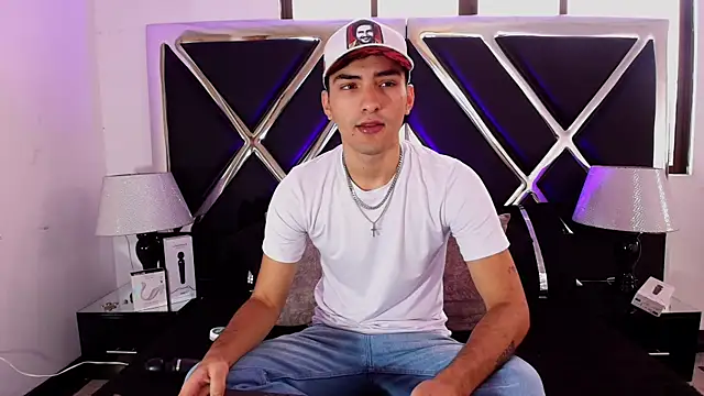 AlekRuizx online show from October 27, 2025, 4:30 pm