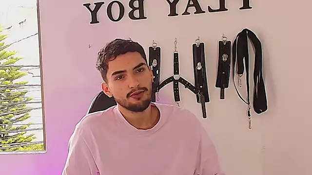 AlekRuizx online show from September 30, 2025, 4:57 pm