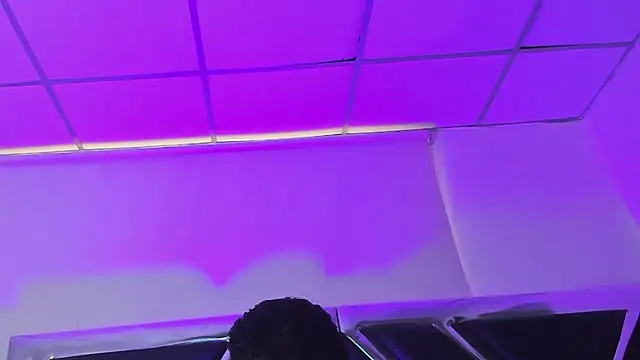 AlekRuizx online show from September 19, 2025, 1:48 pm