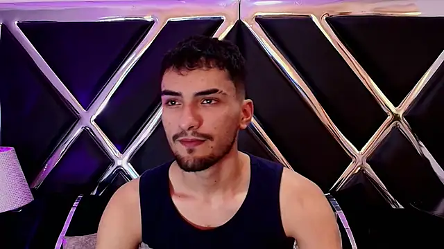 AlekRuizx online show from October 6, 2025, 3:40 am