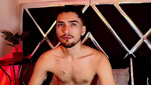 AlekRuizx online show from October 7, 2025, 2:07 pm