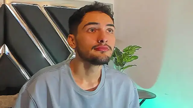 AlekRuizx online show from September 25, 2025, 4:29 am