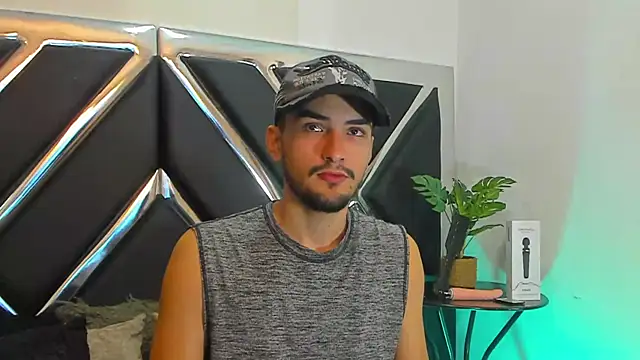 AlekRuizx online show from September 27, 2025, 3:56 am