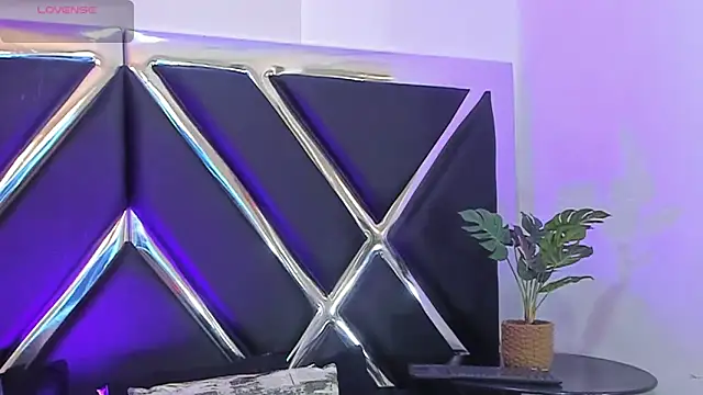 AlekRuizx online show from September 23, 2025, 5:53 pm