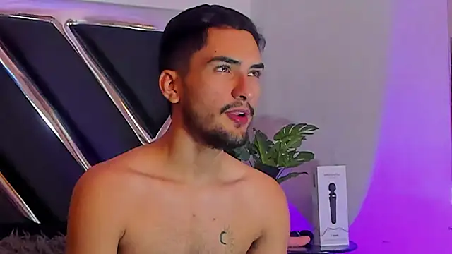 AlekRuizx online show from September 27, 2025, 9:54 pm