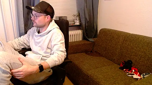 ChefDeLust online show from December 20, 2025, 3:37 pm