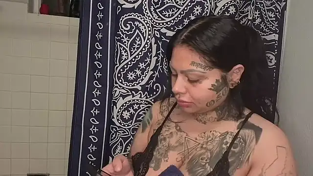 chicanachic13 online show from January 11, 2026, 1:34 am