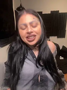 Snapshot of chicanachic13 chatting on October 18, 2025, 5:31 am chicanachic13 online show from October 18, 2025, 5:31 am