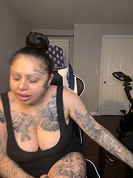 Snapshot of chicanachic13 chatting on October 3, 2025, 6:59 am chicanachic13 online show from October 3, 2025, 6:59 am