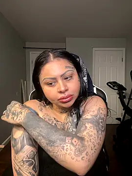 Snapshot of chicanachic13 chatting on October 4, 2025, 7:43 am chicanachic13 online show from October 4, 2025, 7:43 am