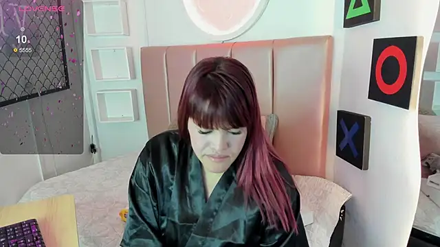 evaa jones1 online show from September 25, 2025, 1:50 pm