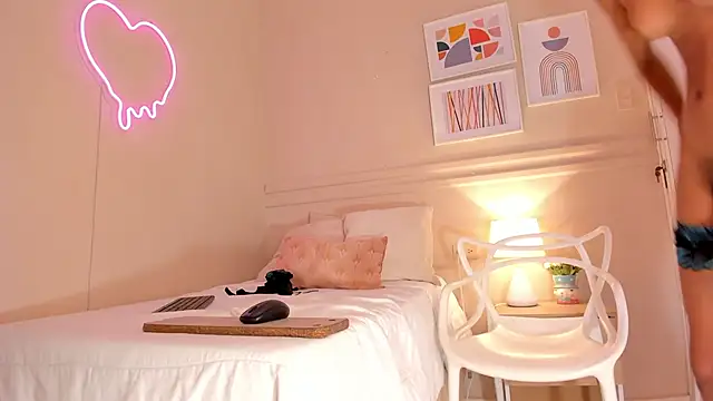 Snapshot of _aleja_x chatting on October 18, 2025, 11:34 am aleja x online show from October 18, 2025, 11:34 am