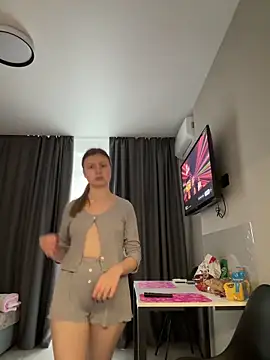 Snapshot of Babyy_Lynaa chatting on October 19, 2025, 10:51 am Babyy Lynaa online show from October 19, 2025, 10:51 am