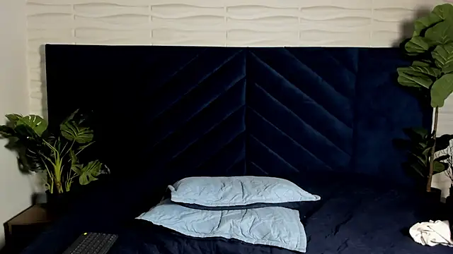 Snapshot of AustinJones_ chatting on October 30, 2025, 2:10 am AustinJones online show from October 30, 2025, 2:10 am