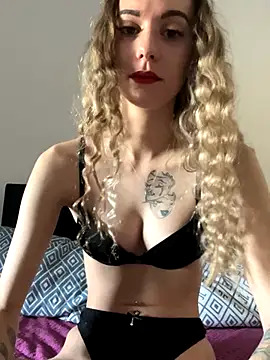 Snapshot of Bianca_XX25 chatting on November 5, 2025, 9:01 am Bianca XX25 online show from November 5, 2025, 9:01 am