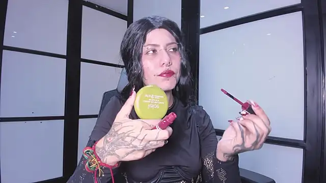 Snapshot of MistressMariam_ chatting on October 31, 2025, 6:26 pm MistressMariam  online show from October 31, 2025, 6:26 pm