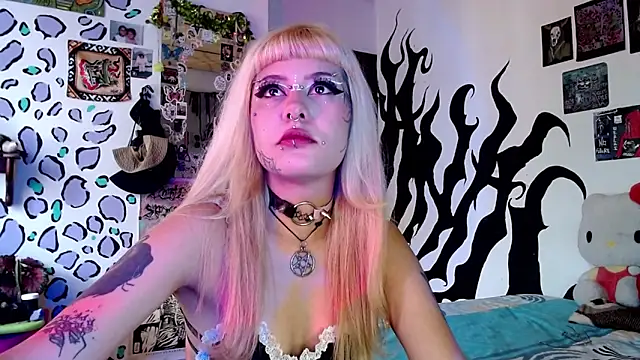 Snapshot of MistressMariam_ chatting on September 19, 2025, 8:57 pm MistressMariam  online show from September 19, 2025, 8:57 pm