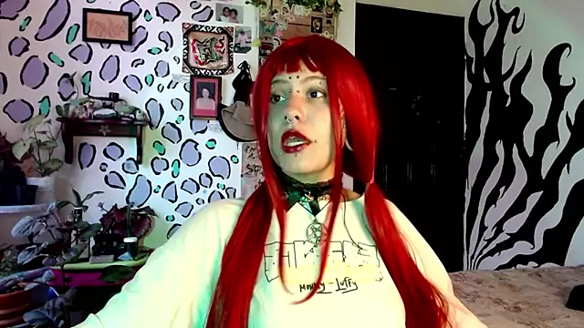 Snapshot of MistressMariam_ chatting on October 5, 2025, 10:11 pm MistressMariam  online show from October 5, 2025, 10:11 pm