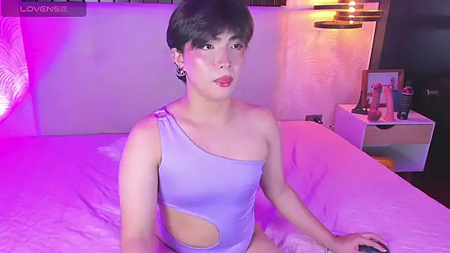 Snapshot of Creamy_Angelo chatting on October 9, 2025, 8:31 pm Creamy Angelo online show from October 9, 2025, 8:31 pm