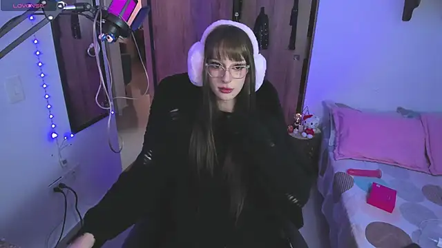 starrraura online show from December 19, 2025, 7:49 pm