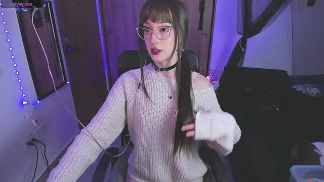 starrraura online show from December 5, 2025, 7:45 pm