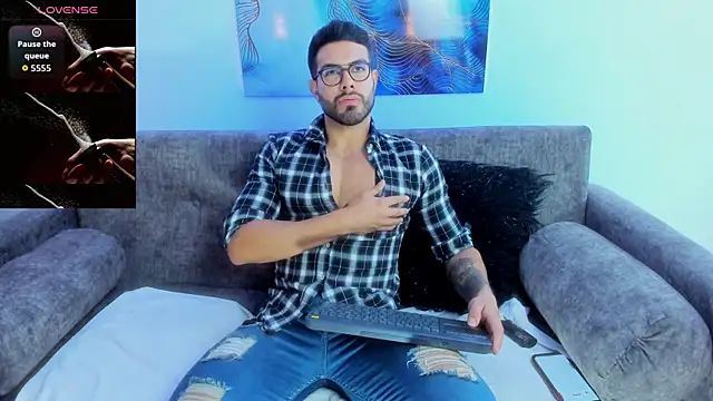 ZarekFox online show from October 10, 2025, 7:36 pm