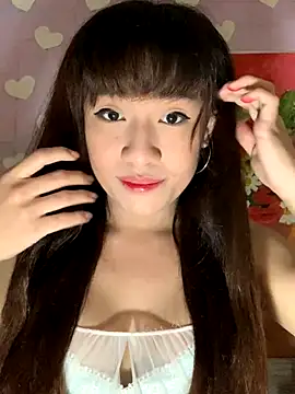 SassyLaurier online show from November 5, 2025, 7:11 am