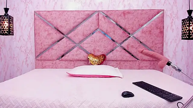 Snapshot of HOT_EMIILY_ chatting on October 10, 2025, 11:33 am HOT EMIILY online show from October 10, 2025, 11:33 am