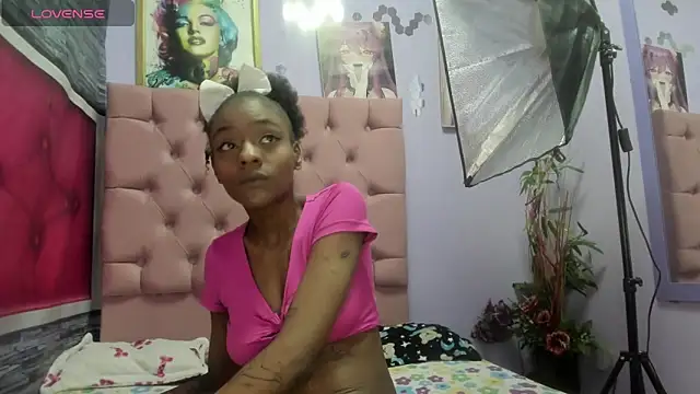 Snapshot of Shantall_ks chatting on September 17, 2025, 3:30 am Shantall ks online show from September 17, 2025, 3:30 am