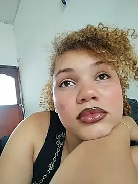 Snapshot of SirenRouge_69 chatting on February 4, 2026, 7:53 pm SirenRouge 69 online show from February 4, 2026, 7:53 pm