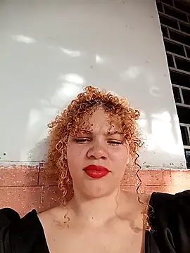 Snapshot of SirenRouge_69 chatting on September 16, 2025, 9:27 pm SirenRouge 69 online show from September 16, 2025, 9:27 pm