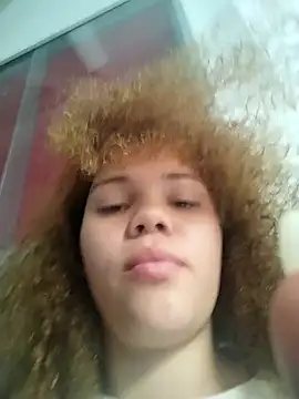 SirenRouge 69 online show from December 18, 2025, 9:40 pm