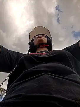 Snapshot of SirenRouge_69 chatting on October 4, 2025, 8:54 pm SirenRouge 69 online show from October 4, 2025, 8:54 pm