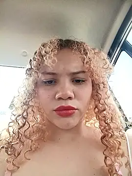 Snapshot of SirenRouge_69 chatting on September 18, 2025, 8:01 pm SirenRouge 69 online show from September 18, 2025, 8:01 pm