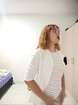 Snapshot of SirenRouge_69 chatting on September 22, 2025, 8:37 pm SirenRouge 69 online show from September 22, 2025, 8:37 pm