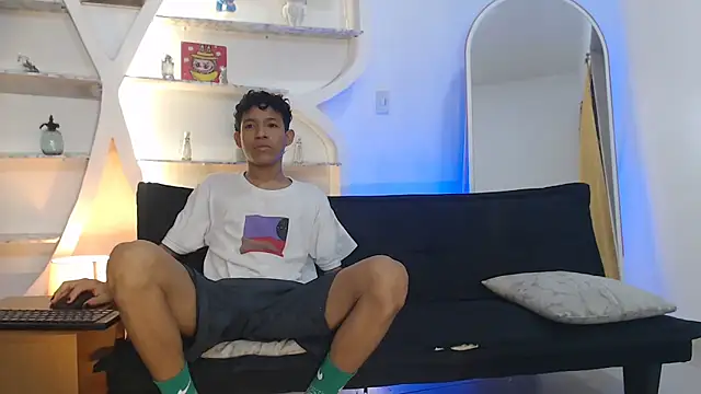 Snapshot of BEAUTY_BOYS1 chatting on October 11, 2025, 7:09 am BEAUTY BOYS1 online show from October 11, 2025, 7:09 am