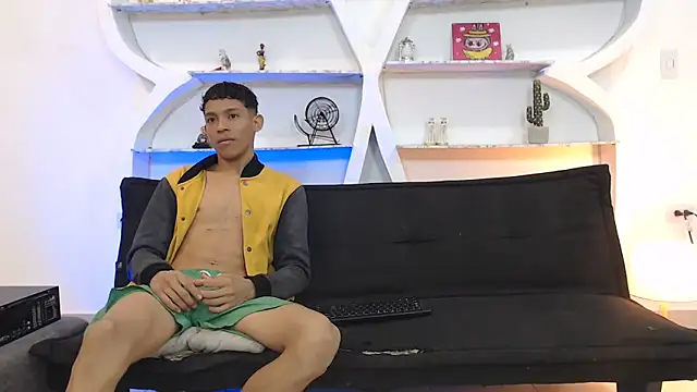 BEAUTY BOYS1 online show from November 25, 2025, 7:30 am