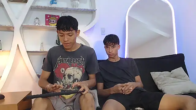 Snapshot of BEAUTY_BOYS1 chatting on October 3, 2025, 7:10 am BEAUTY BOYS1 online show from October 3, 2025, 7:10 am