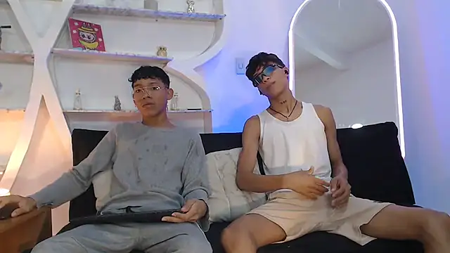 Snapshot of BEAUTY_BOYS1 chatting on September 20, 2025, 7:13 am BEAUTY BOYS1 online show from September 20, 2025, 7:13 am