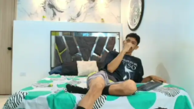 Snapshot of BEAUTY_BOYS1 chatting on October 24, 2025, 7:07 am BEAUTY BOYS1 online show from October 24, 2025, 7:07 am