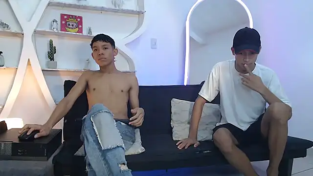 Snapshot of BEAUTY_BOYS1 chatting on October 21, 2025, 7:19 am BEAUTY BOYS1 online show from October 21, 2025, 7:19 am