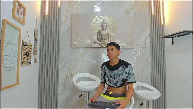 BEAUTY BOYS1 online show from January 7, 2026, 7:13 am