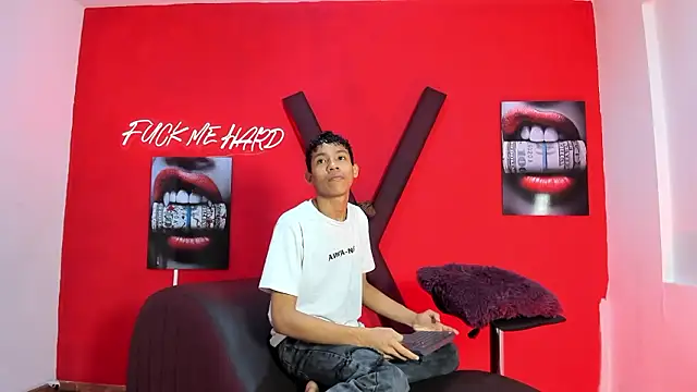 BEAUTY BOYS1 online show from February 22, 2026, 7:26 pm