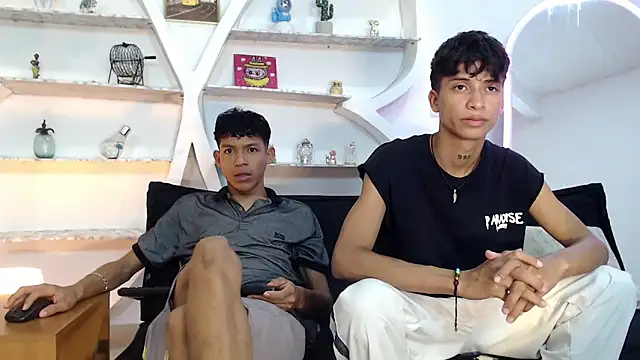 Snapshot of BEAUTY_BOYS1 chatting on September 23, 2025, 7:15 am BEAUTY BOYS1 online show from September 23, 2025, 7:15 am