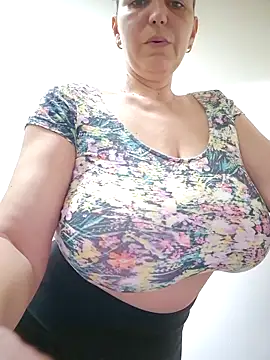 KamillaSpencer online show from May 14, 2026, 12:13 pm