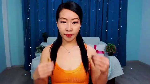 LiaPak online show from October 28, 2025, 1:06 am