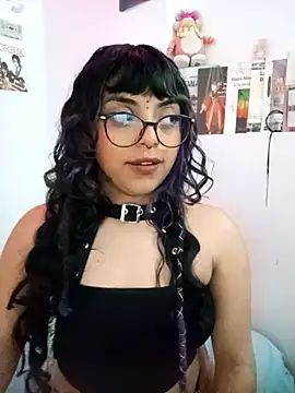 Kirmy mi online show from September 17, 2025, 5:48 pm