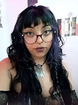 Kirmy mi online show from September 12, 2025, 5:02 pm